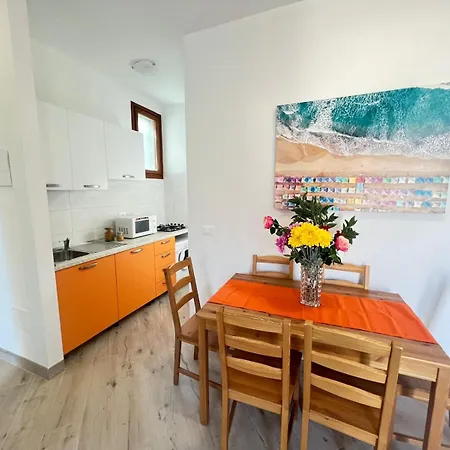 Lorella Μπιμπιόνε