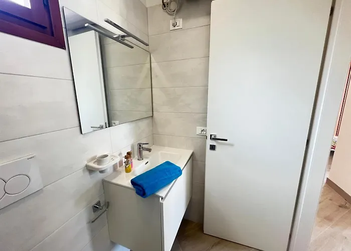 Lorella Μπιμπιόνε